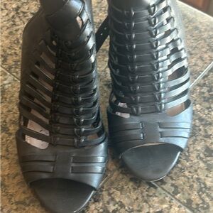 Vince Camuto Black Heeled Shoes with Strappy Design